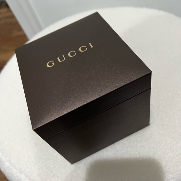 Gucci watch for ladies - Picture 3 of 3